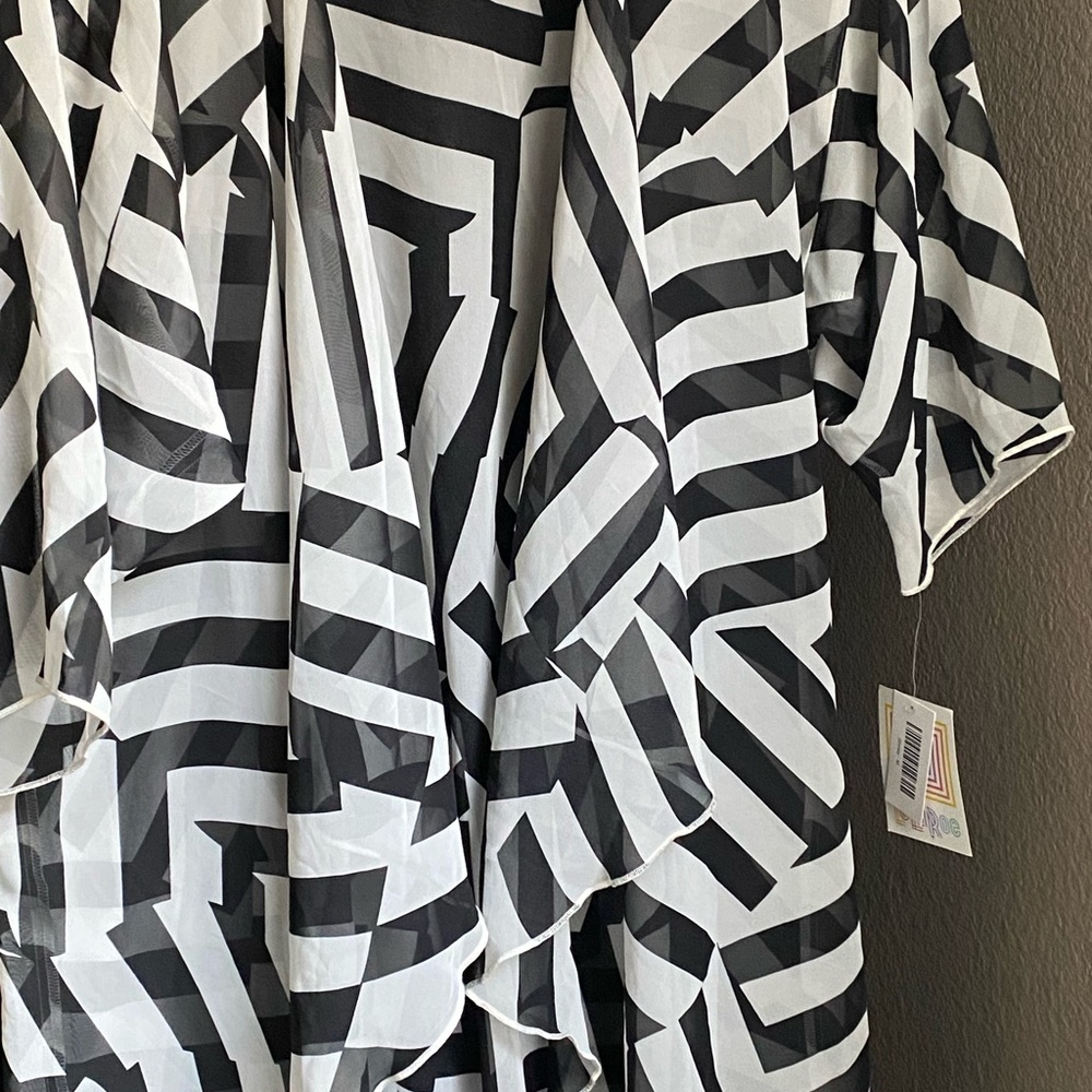 LLR Black & White Shirley